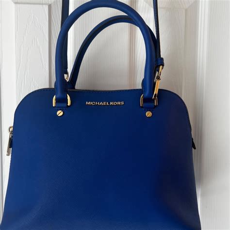 ️ MICHAEL KORS Cindy Medium Dome Satchel Coral 